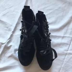 Incredible Madden Girl Boots